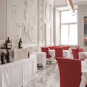 Hotel De, Genua